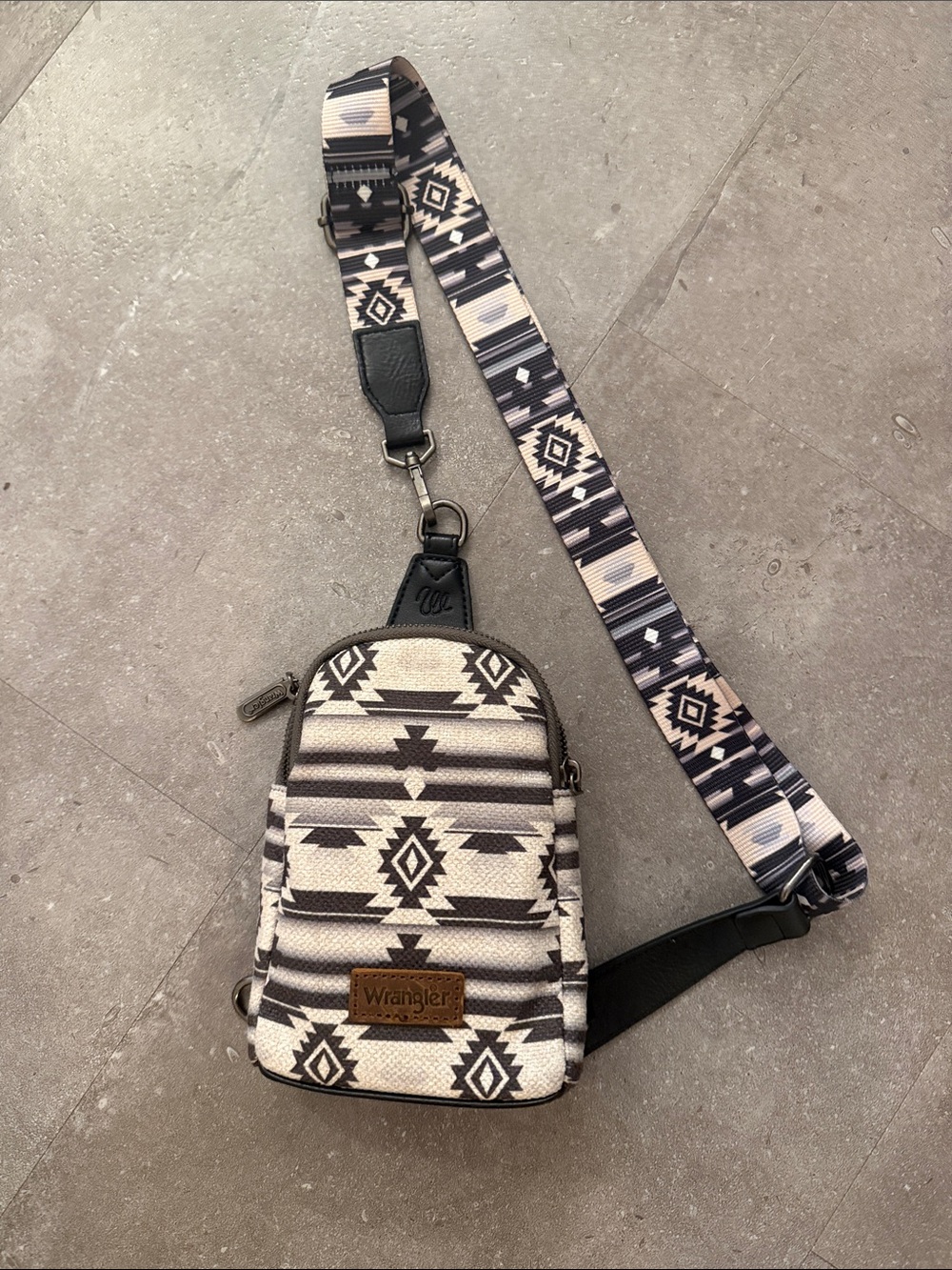 Wrangler Aztec Pattern Sling Bag in Beige & Black